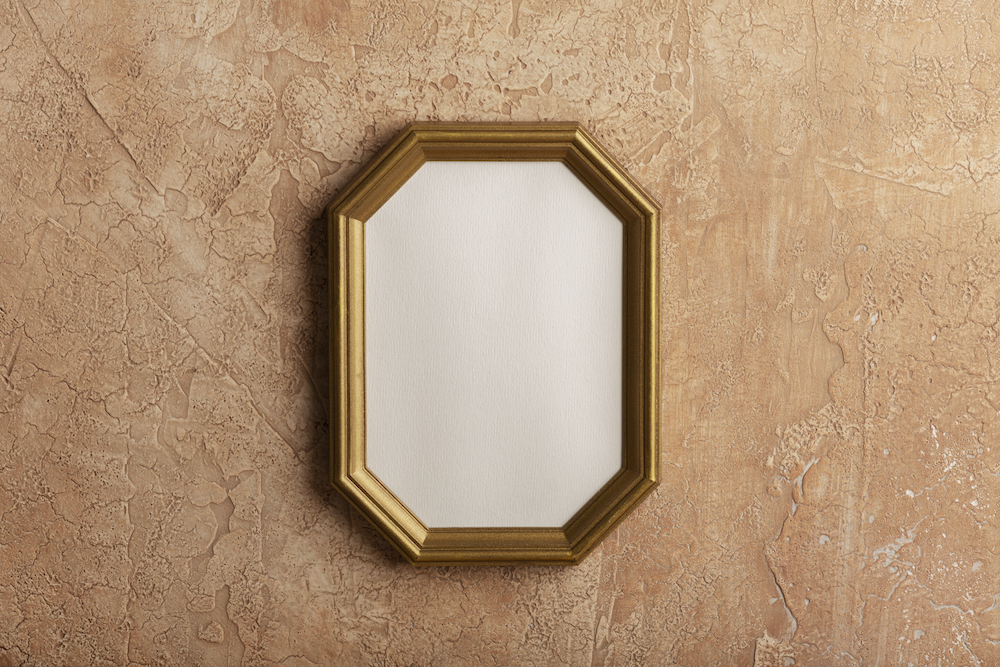 Miroir vieilli sur mesure : une touche décorative authentique